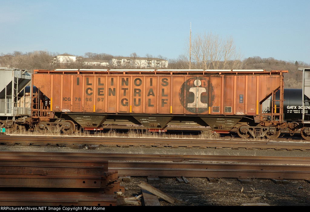 ICG 766697, PS 3-bay covered hopper car at the CN-IC Yard 